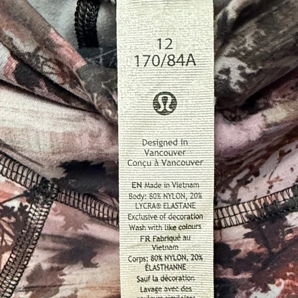 🍋 LULULEMON Align High-Rise Short 8"
Future Utopia Multi Size 12 - Picture 5 of 12